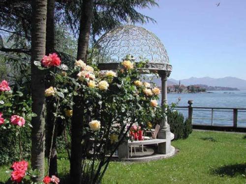 Hotel Villa Ruscello Baveno Exterior photo