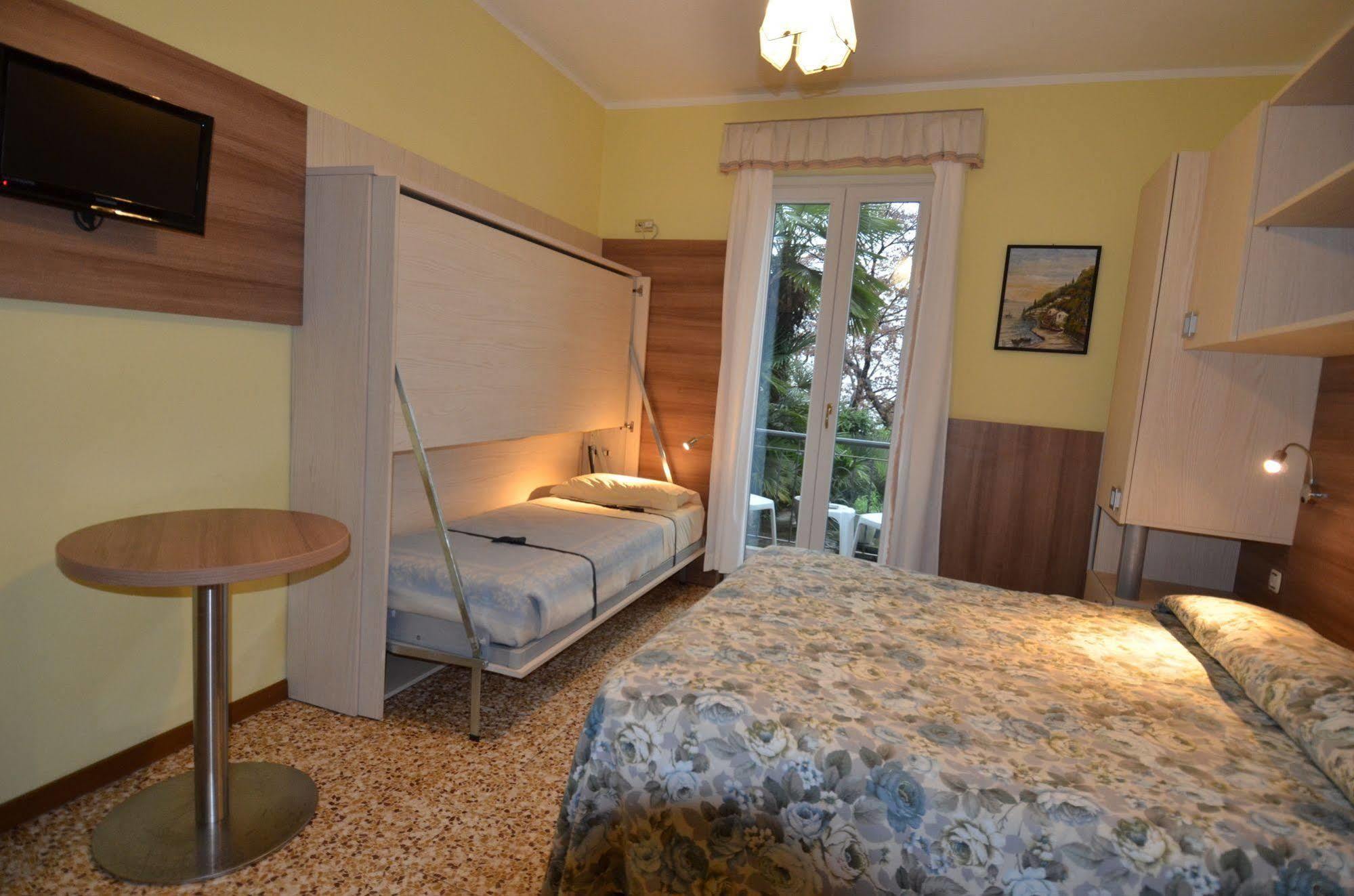 Hotel Villa Ruscello Baveno Exterior photo